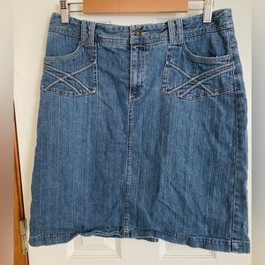 Sonoma women’s size 10 Blue Jean Skirt w/ pockets